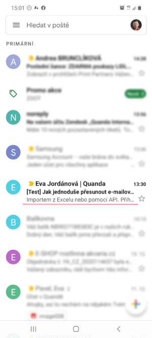 Titulek e-mailu na mobilu